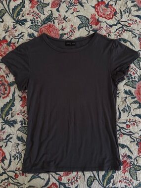 Womens Dark Gray Short Sleeve Crewneck Tee